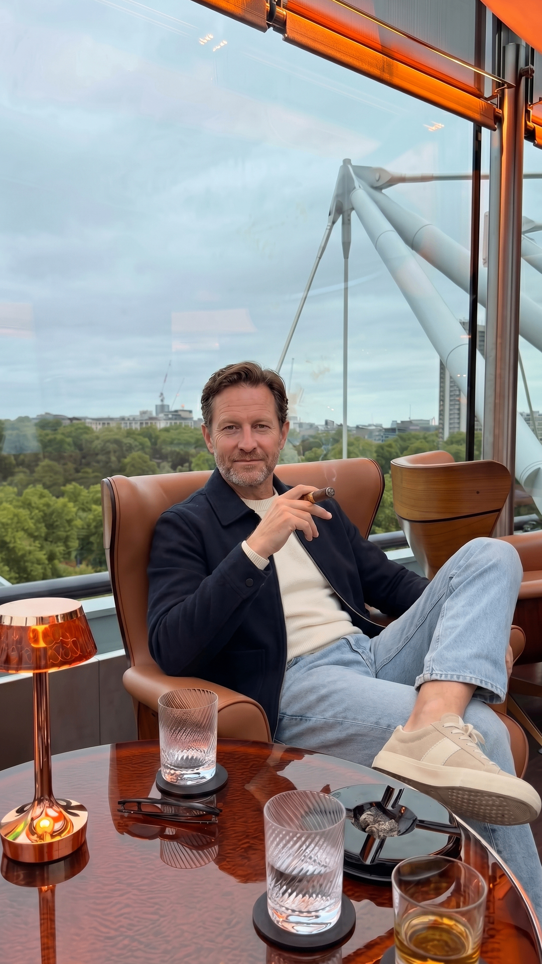 Outfit variant — Corporate